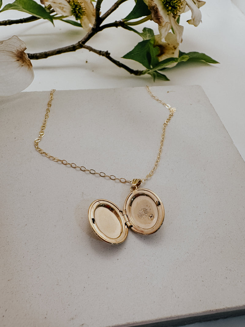 Solid Real Gold Plated Oval Photo Memory Locket Pendant Necklace